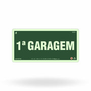 Placa "1ª Garagem" Fotoluminescente S17-G1 com ColorAdd