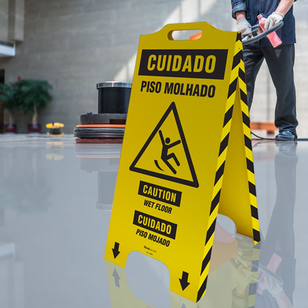 Cavalete de Sinalização "Piso Molhado" Trilíngue