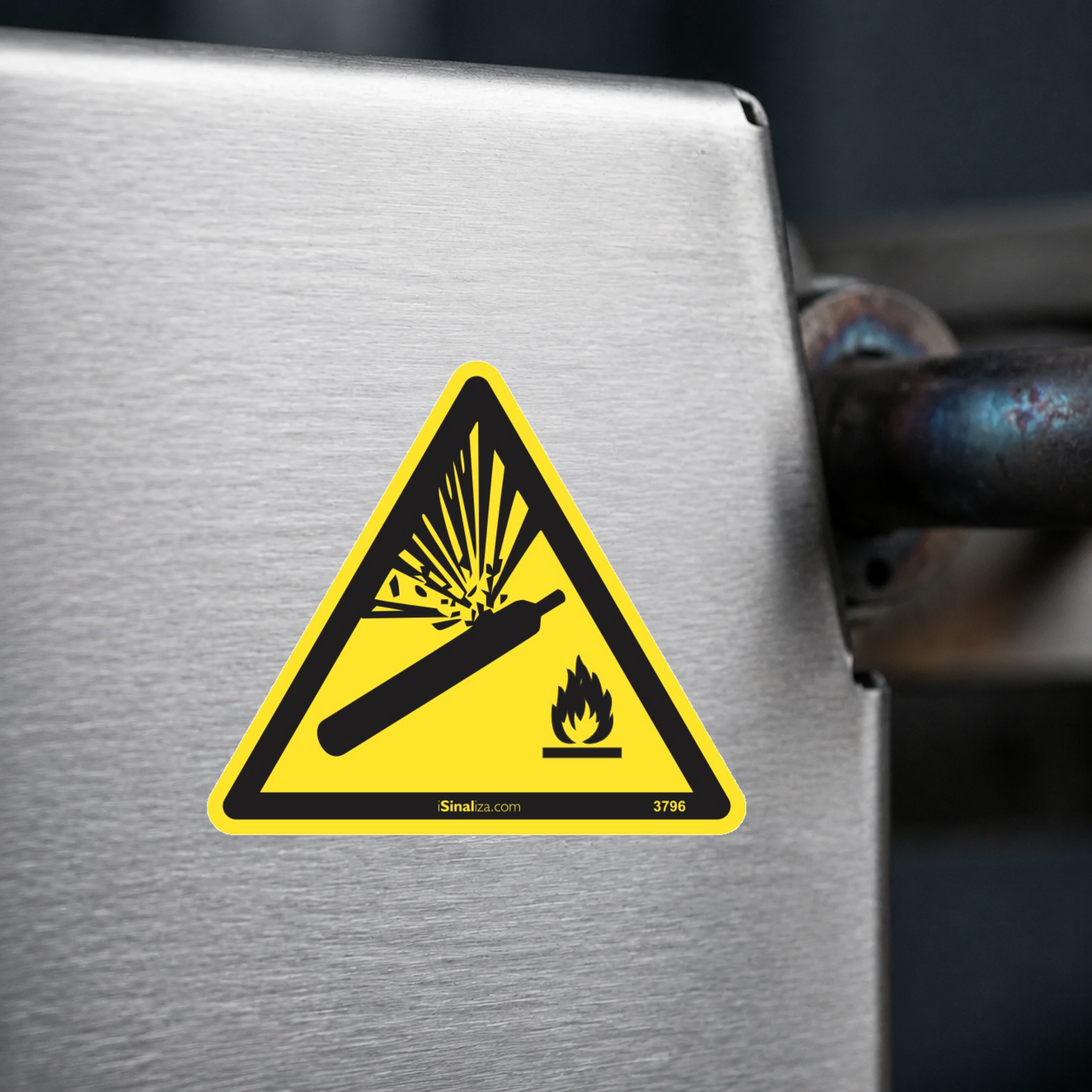 Close-up de etiqueta aplicada em máquina ou equipamento industrial (até 8 × 8 cm) - Etiqueta de Segurança "Risco de Cilindro Pressurizado" - (Embalagem com 10 unidades)