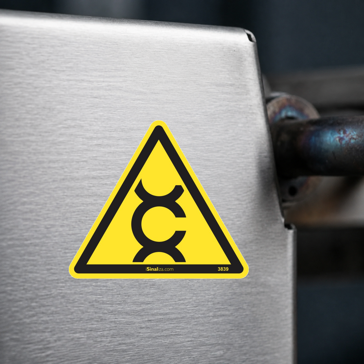 Close-up de etiqueta aplicada em máquina ou equipamento industrial (até 8 × 8 cm) - Etiqueta de Segurança "Risco de Câncer" - (Embalagem com 10 unidades)