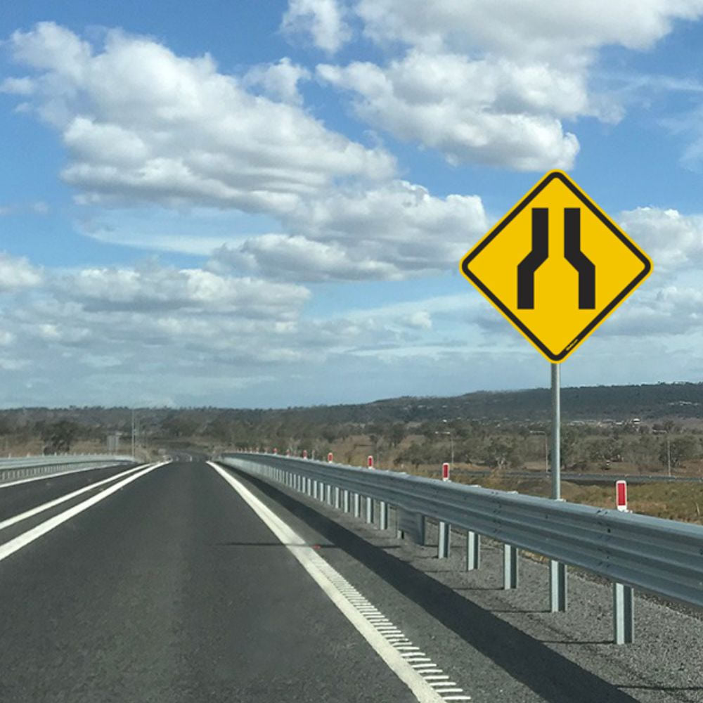 Placa Estreitamento de Pista ao Centro (A-21a)